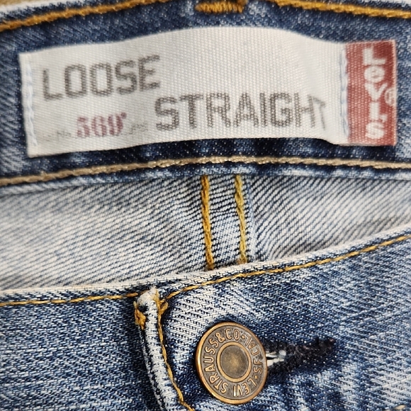 Relaxed Blue Jeans with Classic Stitching - Picture 3 of 5